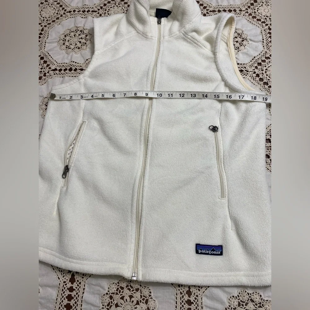 Patagonia Synchilla Women's Cream Fleece Vest size M